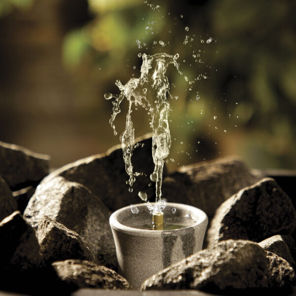 väik kerisepurskkaev tulikivist Sisukas